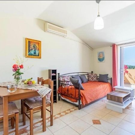 La Soffitta Di Bampina Apartment Perivolion ภายนอก รูปภาพ