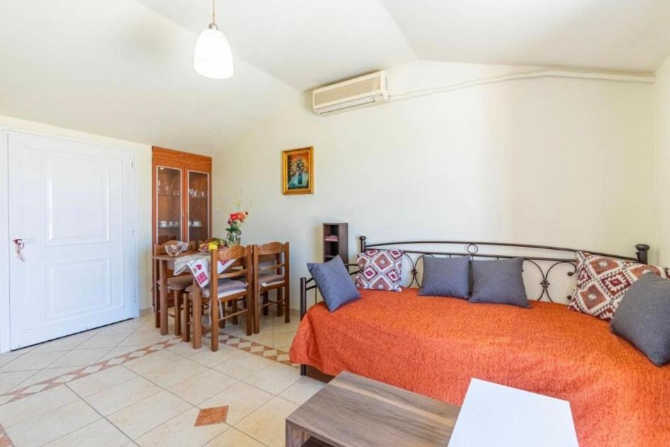 La Soffitta Di Bampina Apartment Perivolion ภายนอก รูปภาพ